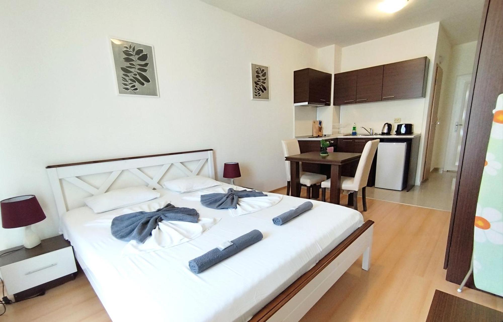 New Line Village Apartments サニービーチ エクステリア 写真
